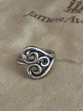 James Avery Polished Silver Scroll Heart Ring